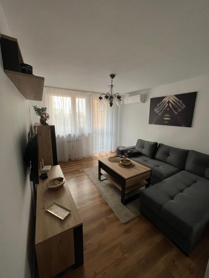 ザトルApartament Janisアパートメント エクステリア 写真